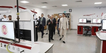 ankara-universitesi-dis-hekimligi-fakultesine-bebek-dostu-ve-beslenme-dostu-unvani.jpg