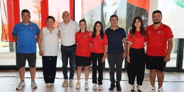 baskan-aras-sampiyon-okcularla-bir-araya-geldi.jpg