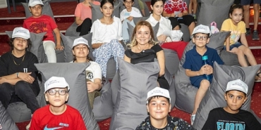 baskan-mutlu-bilim-merkezinde-cocuklarla-bulustu.jpg