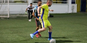 belediye-baskani-gorkem-duman-genclerle-dostluk-macinda-bulustu.jpg