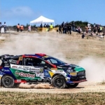 castrol-ford-team-turkiye-ali-turkkan-ile-wrc-finlandiya-rallisinde-ilk-turk-zaferi-pesinde.jpg