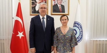 egeli-ogrenciler-ebelik-uygulamalarini-video-ozcekim-yontemi-ile-ogrenecek.jpg