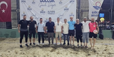 golcuk-belediyespor-gerceklestirdigi-olagan-kongresinde-ibrahim-uzuneri-baskanliga-secerek-yeni-yonetimi-belirledi.jpg