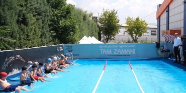 inegolde-yuzme-bilmeyen-kalmasin.jpg