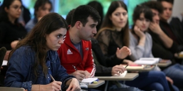 insan-ve-toplum-bilimleri-fakultesi-genis-kariyer-firsatlari-sunuyor.jpg