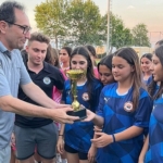 izmirin-futbolcu-kizlari-gelecege-umut-oldu.jpg