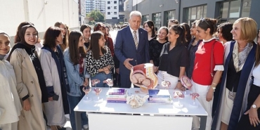 saglik-profesyonellerinin-tercihi-eu-saglik-bilimleri-fakultesi.jpg