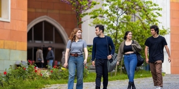 yapay-zeka-caginda-meslek-tercihleri-nasil-sekilleniyor.jpg