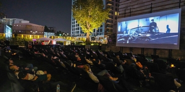 acik-hava-sinemasi-keyfi-eylul-ayinda-da-devam-ediyor.jpg