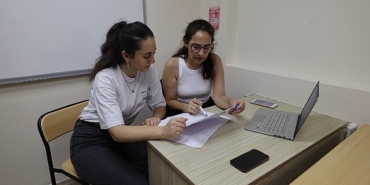 bakgem-ile-universiteli-oldular.jpg