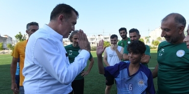 baskan-abdullah-ozyigit-sampiyon-sporcularla-bulustu.jpg