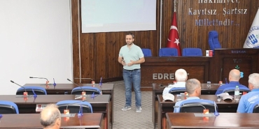 edremit-belediyesinde-hizmet-ici-egitim-programlari-suruyor.jpg