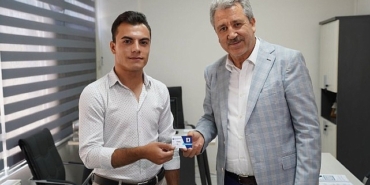 ege-universitesinin-mezun-kart-uygulamasi-yogun-talep-gormeye-devam-ediyor.jpg