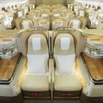 emiratesin-yenilenmis-ilk-boeing-777-ucagi-cenevreye-uctu.jpg