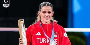 hatice-akbastan-gumus-madalya.jpg
