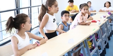 konakli-cocuklar-eglenerek-ogreniyor.jpg