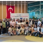 womentum-programi-kadin-ogrencilere-kariyer-yolculuklarinda-destek-olmaya-devam-ediyor.jpg