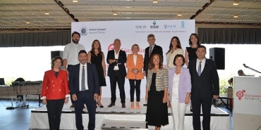 7-gucumuz-esitligimiz-zirvesi-kadin-liderligi-ve-esit-ise-esit-ucret-temasi-ile-bursada-gerceklestirildi.jpg