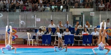 aerobik-cimnastik-senligi-ile-9-eylul-coskusu-basladi.jpg