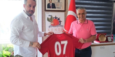 antalyaspor-baskani-boztepeden-baskan-topalogluna-ziyaret.jpg