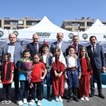baskan-altay-yeni-egitim-ogretim-yilinin-ilk-gununde-ogrencilerin-heyecanina-ortak-oldu.jpg