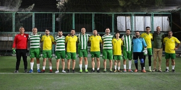 baskan-eski-genclerle-sahada-bulustu.jpg