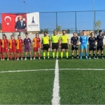 cumhuriyet-kizlari-zafer-bayrami-icin-sahaya-cikti.jpg