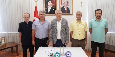 egeli-bilim-ekibi-robotik-ve-opto-mekanik-alanlarinda-kullanilacak-ozgun-robot-sistemleri-gelistirecek.jpg