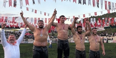 kemer-belediye-gurescisinden-cifte-kursu.jpg