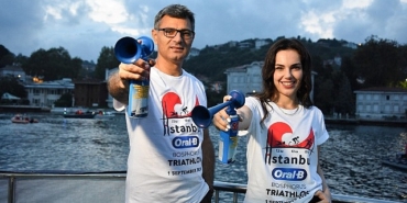 yusuf-dikecin-kanlicada-verdigi-startla-oral-b-marka-yuzu-unlu-oyuncu-yagmur-tanrisevsin-avrupadan-asyaya-bisiklet-surerek-gecti.jpg