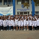 egeli-genc-eczacilarin-beyaz-onluk-heyecani.jpg