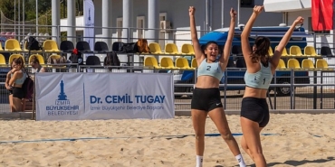 liseli-genclerden-plaj-voleybolu-ve-muzik-soleni.jpg
