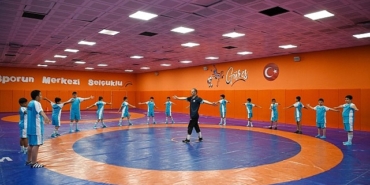 selcuklu-belediyesi-tarafindan-duzenlenen-ve-5-bin-814-ogrencinin-egitim-gorecegi-kis-spor-okullarinda-ilk-egitim-5-ekim-cumartesi-gunu-basladi.jpg