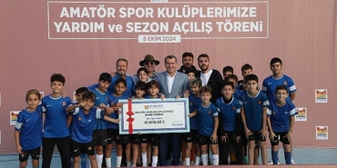 zeytinburnundaki-amator-futbol-kuluplerine-nakit-destegi-devam-ediyor.jpg