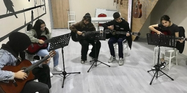 dilovasinda-muzik-kurslari-ilgi-odagi-oldu.jpg