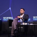 inventiv-odeme-sistemlerinin-gelecegi-yapay-zeka-ve-insanin-birlikte-calistigi-hibrit-modellerde.jpg