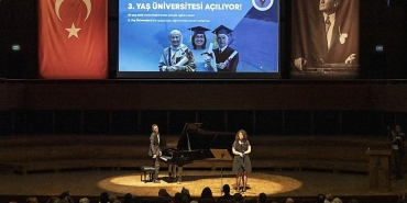 izmirde-60-yas-ve-uzerindekiler-universiteli-oluyor.jpg