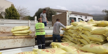 guzelbahce-belediyesinden-ciftciye-destege-devam.jpg