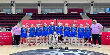 canik-belediyespor-kulubu-u14-kiz-basketbol-takimi-turkiye-ikincisi-oldu.jpg
