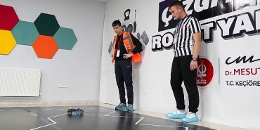 robot-yarismasinda-oduller-sahiplerini-buldu.jpg