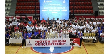 celal-atik-spor-salonunda-genclik-bulusmasi.jpg