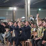 fenerbahcenin-avrupa-zaferi-dev-ekranda-izlendi.jpg