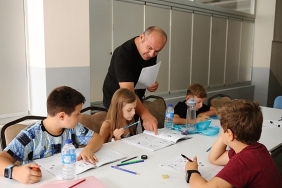 karsiyaka-belediyesinden-egitime-destek.jpg