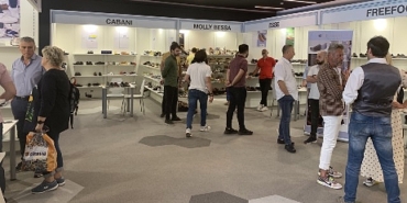 turk-deri-sektoru-italyada-egeli-deri-ihracatcilari-garda-fuarina-12-kez-milli-katilim-sagliyor.jpg