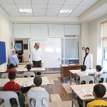 baskan-altay-genc-komek-yaz-okuluna-katilan-ogrencilerle-bulustu.jpg