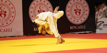 kocaelide-judo-firtinasi-esiyor.jpg