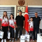 milli-sporculardan-baskan-topalogluna-ziyaret.jpg