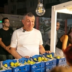 dalinda-kuruyan-bardacigi-belediye-aldi-halka-ucretsiz-dagitti.jpg