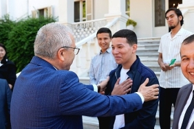 cift-diploma-programi-ile-euye-gelen-ozbek-ogrenciler-rektor-prof-dr-budaki-ziyaret-etti.jpg