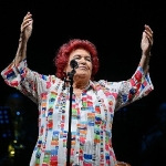 cim-konserlerinde-selda-bagcan-ruzgari-esti.jpg